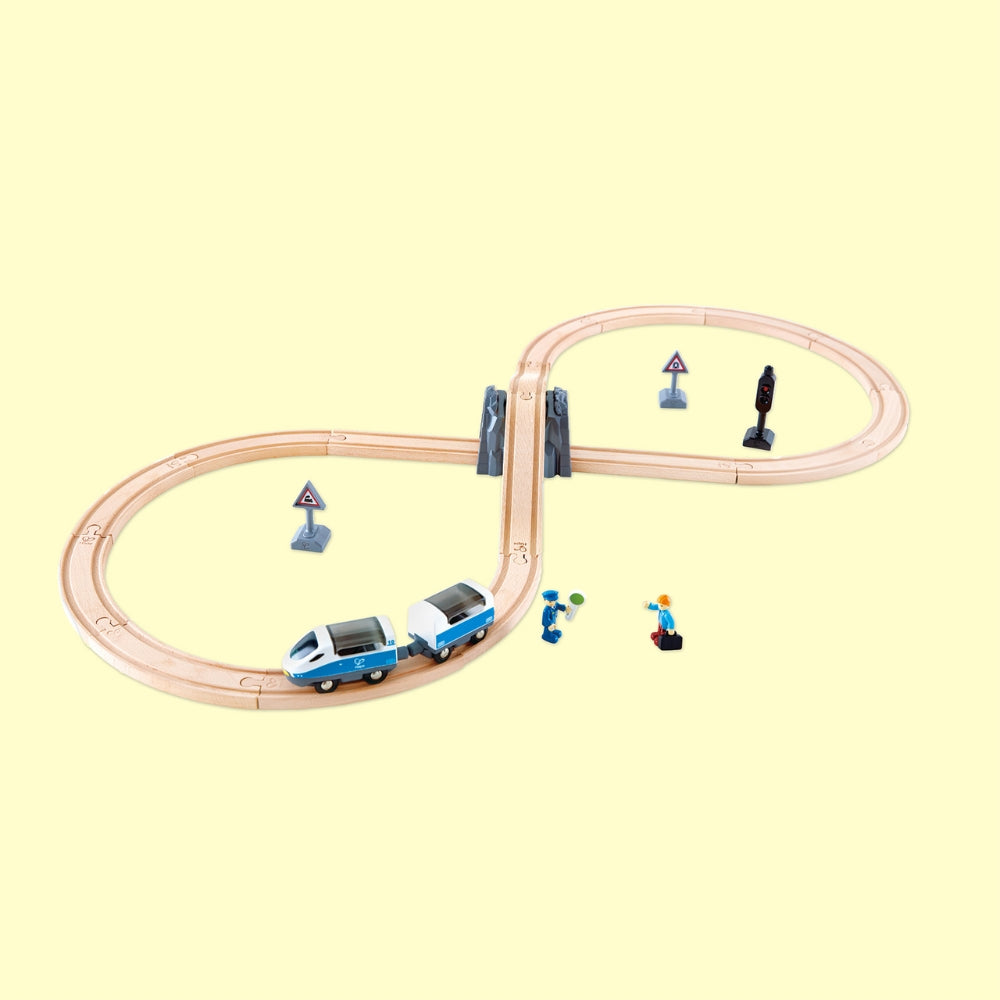 PISTA DE SEGURIDAD CON TREN