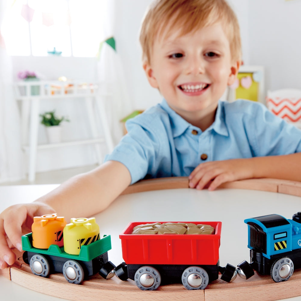 TREN DE CARGA CON BATERIAS