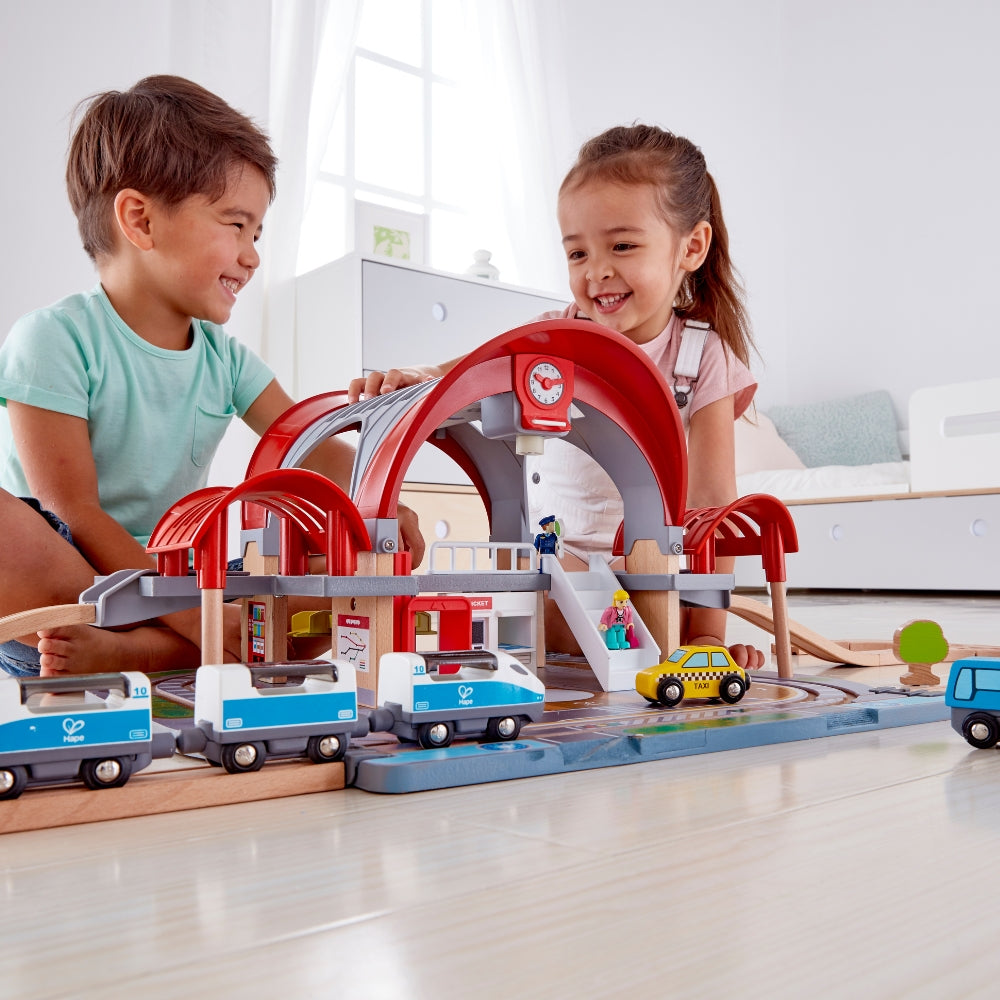 ESTACIÓN DE LA GRAN CIUDAD FERROCARRIL