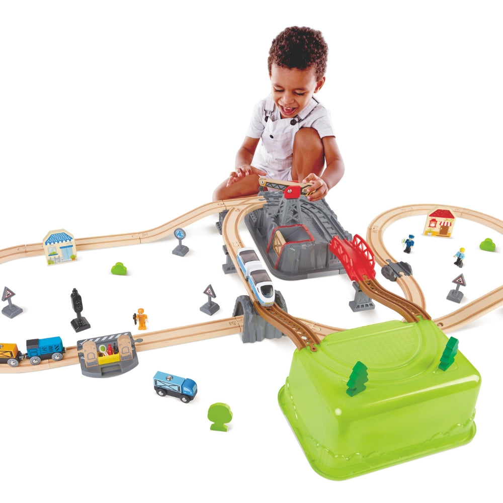 PISTA DE SEGURIDAD CON TREN