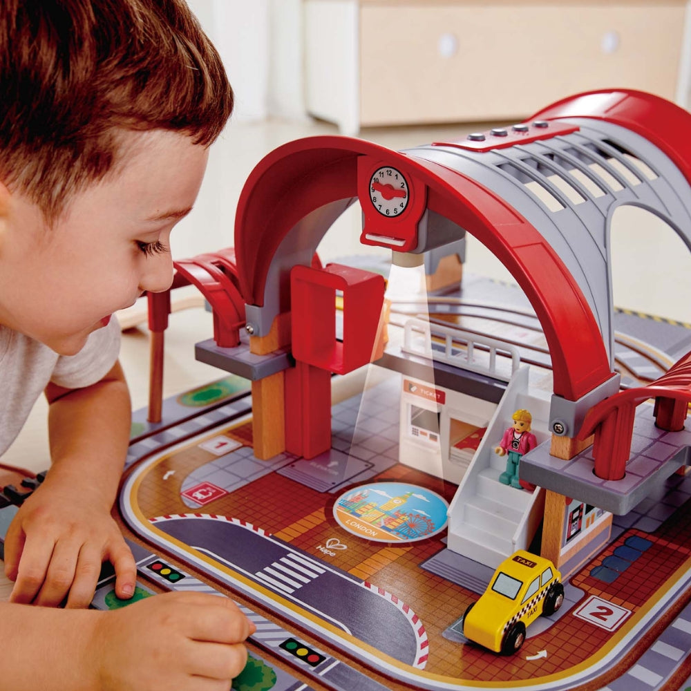 ESTACIÓN DE LA GRAN CIUDAD FERROCARRIL